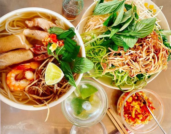 bún nước lèo Bạc Liêu là sự hòa quyện giữa văn hóa ẩm thực của các cộng đồng Khmer, Hoa, và người Việt Nam