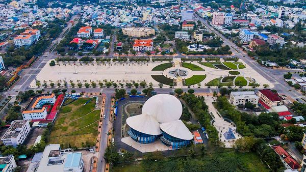 Thành phố Bạc Liêu là trung tâm chính trị, kinh tế và văn hóa của tỉnh