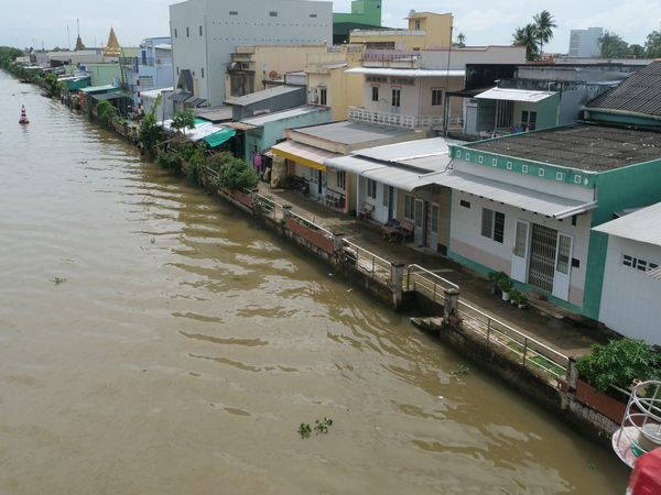 Huyện Hòa Bình Bạc Liêu có tổng diện tích đất tự nhiên hơn 426,49 km² và dân số khoảng 119.290 người