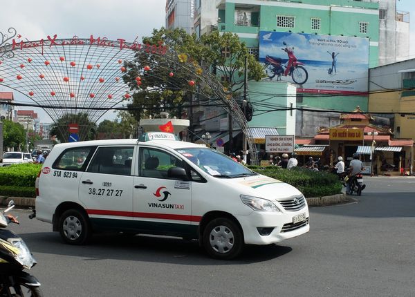 Taxi Vinasun là một hãng mới tại Bạc Liêu, đã xuất hiện từ năm 2018. Xe của hãng còn khá mới và chất lượng tốt