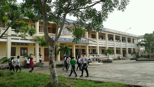 Trung học Phổ Thông Hiệp Thành đã có mặt vào năm 1990 và là một trong những ngôi trường THPT Bạc Liêu lâu đời